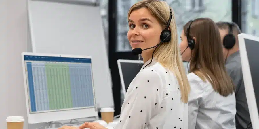 Indicadores de satisfacción del cliente en operación BPO con monitoreo de calidad continua - CyC Services